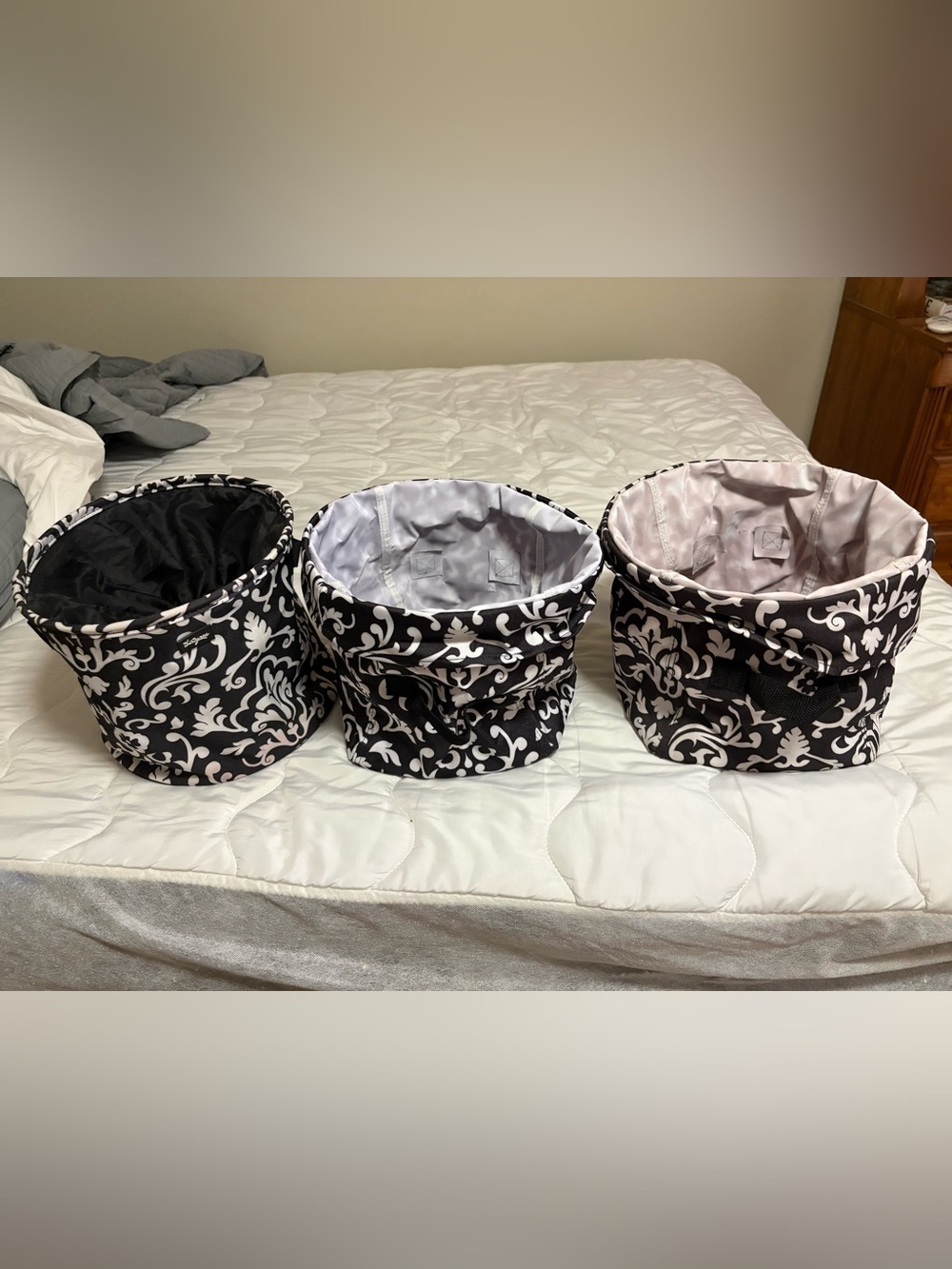 Thirty-One Cinch-Top Bin in black Parisian pop damask plus two collapsible bins - Picture 2 of 7